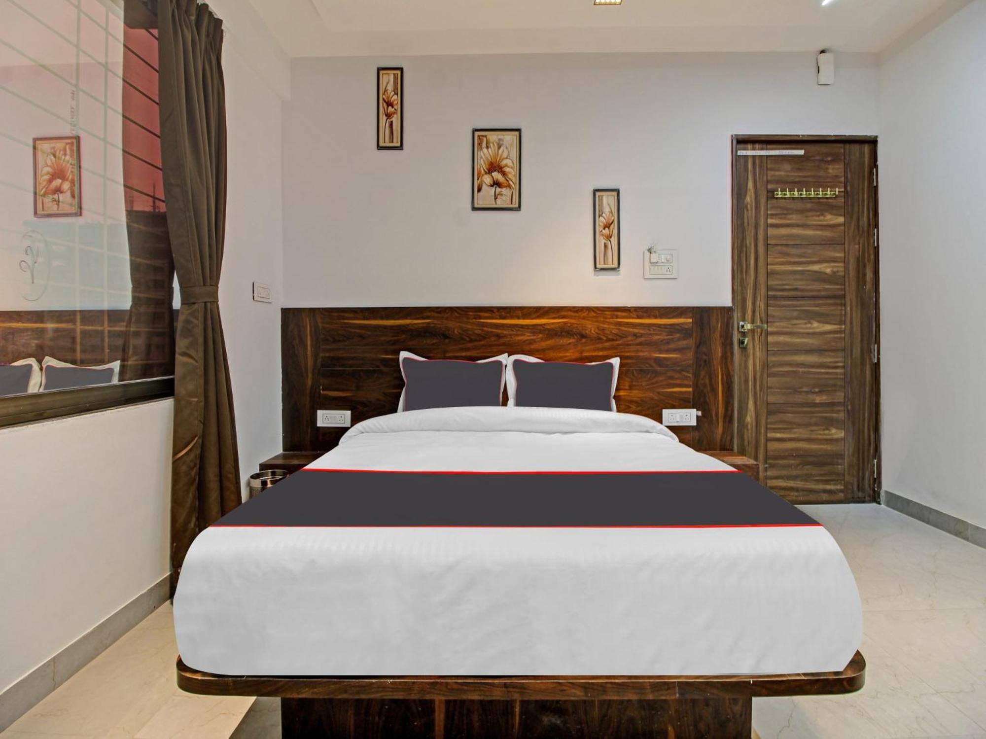 Collection O Crystal Hotel Pimpri-Chinchwad Exterior photo