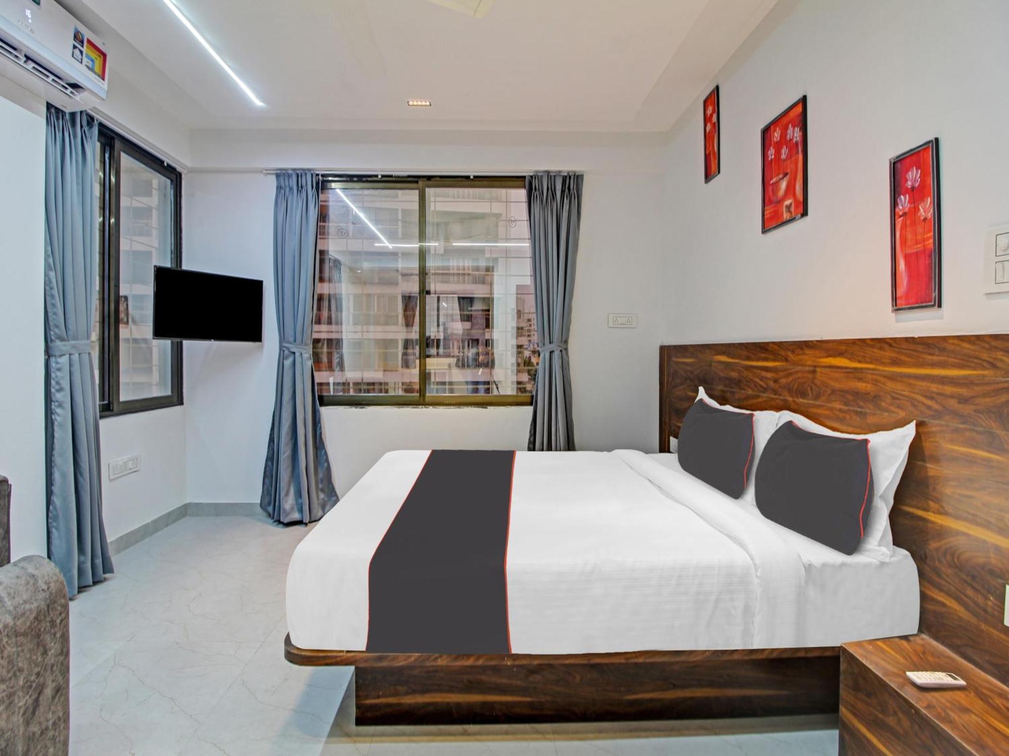 Collection O Crystal Hotel Pimpri-Chinchwad Exterior photo